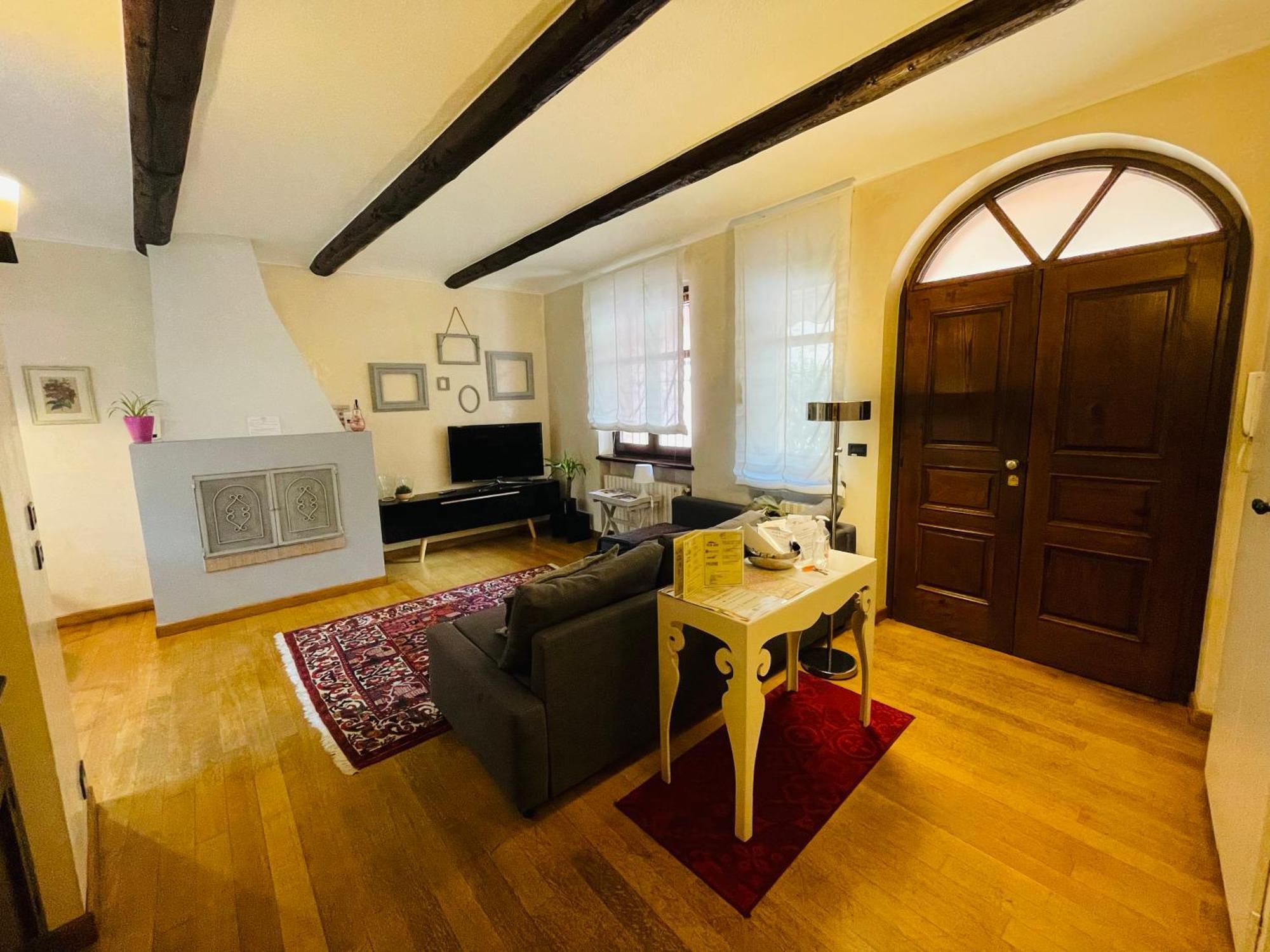 Casa Caroli, Charme E Comfort Nel Cuore Di Alba Exterior photo