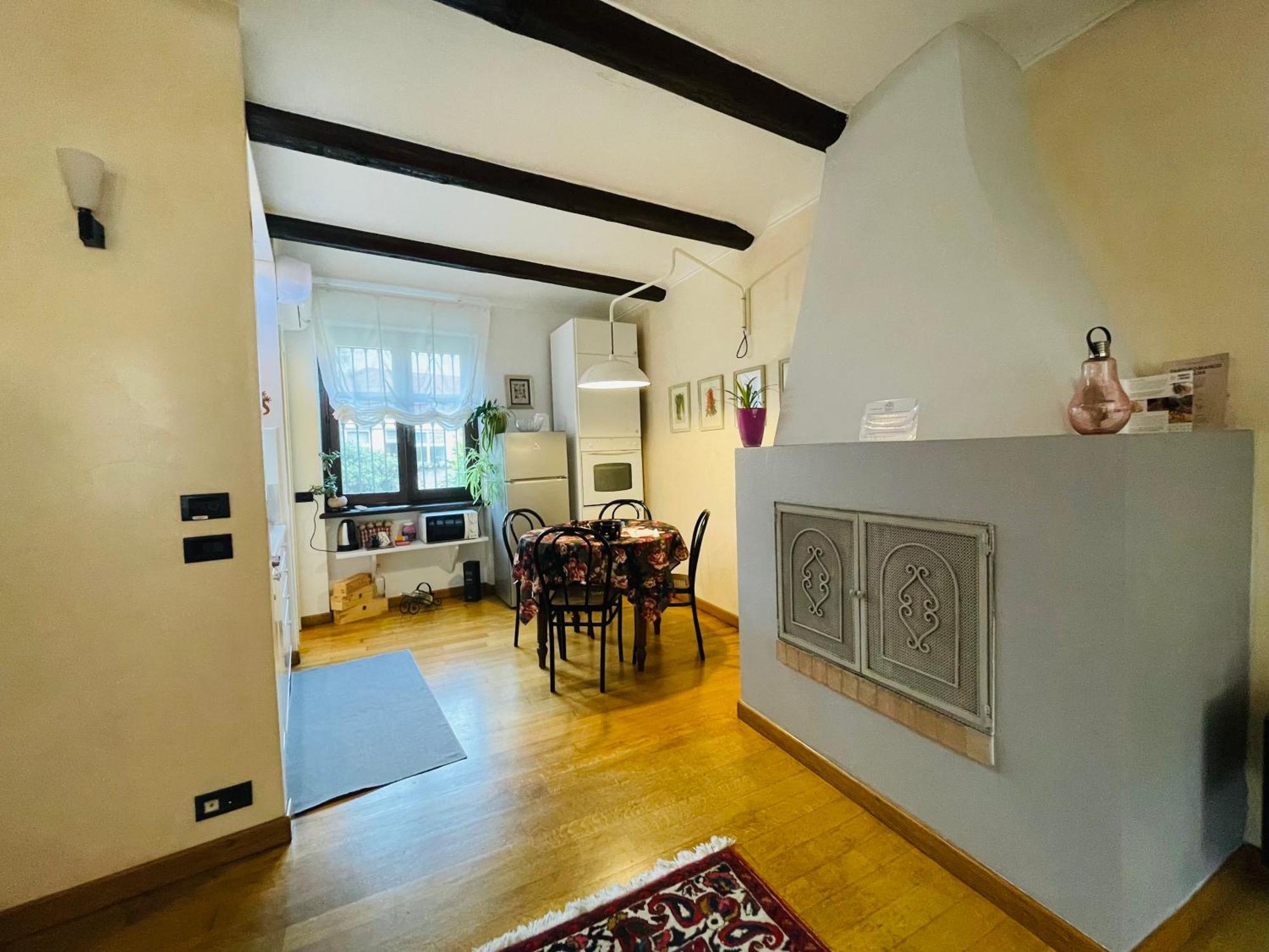 Casa Caroli, Charme E Comfort Nel Cuore Di Alba Exterior photo