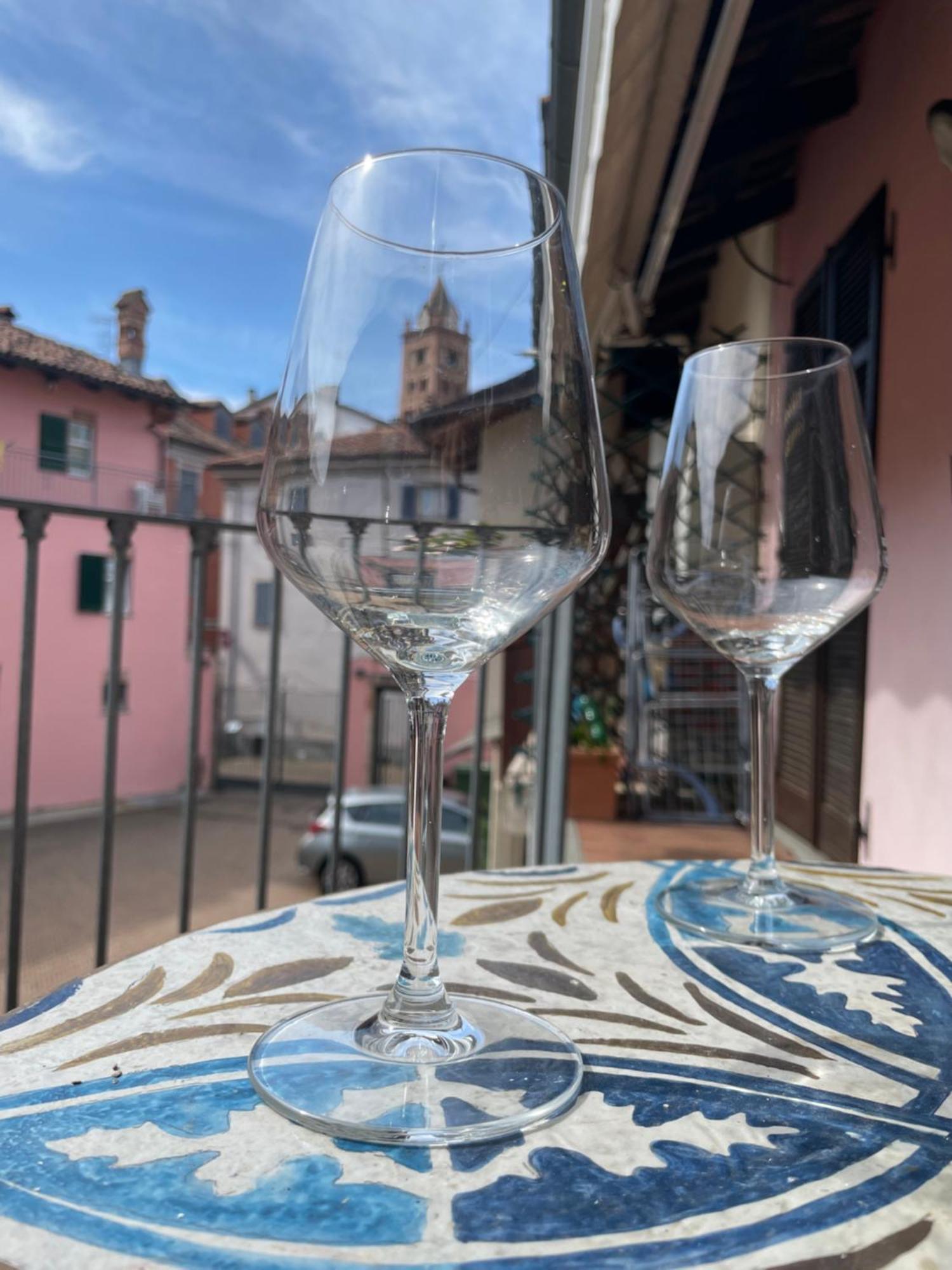 Casa Caroli, Charme E Comfort Nel Cuore Di Alba Exterior photo